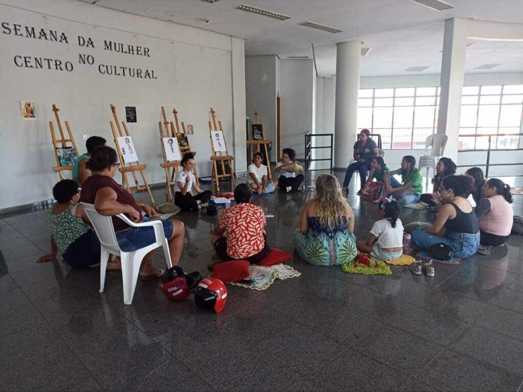 Roda de mulheres na Semana da Mulher no Centro Cultural de Ceres